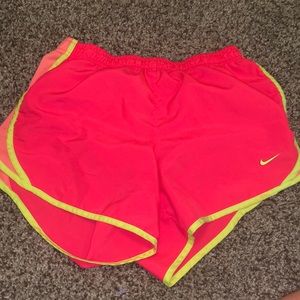 Girls Short (Nike)